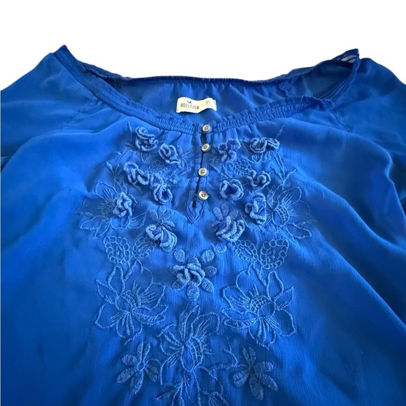 Hollister Blue Blouse with Billowy Sleeves and Ruffled Hem - Picture 3 of 7
